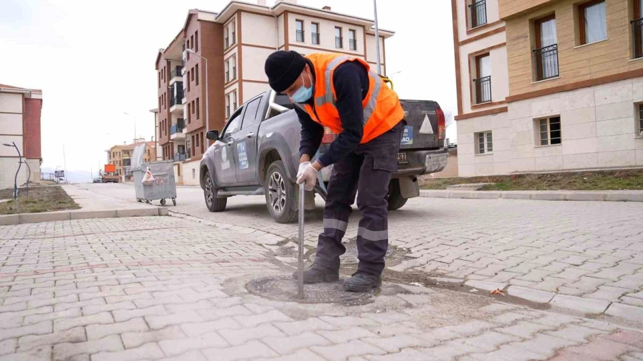 Elazığ’da ilaçlama çalışmaları sürüyor