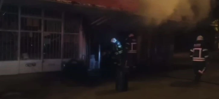 Elazığ&rsquo;da iş yeri yangını s&ouml;nd&uuml;r&uuml;ld&uuml;
