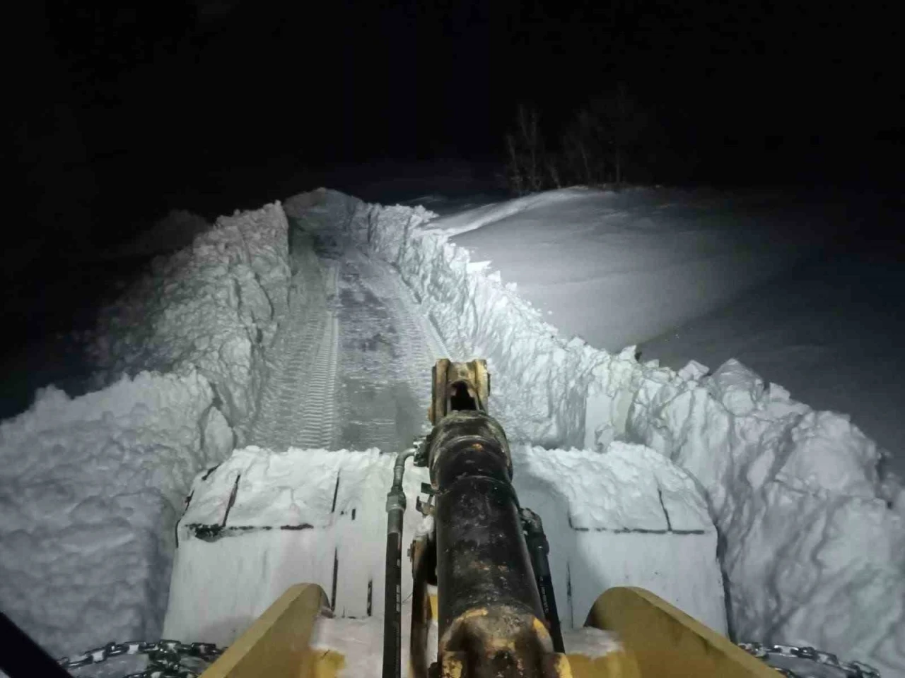 Elazığ&rsquo;da kapalı k&ouml;y yolları a&ccedil;ıldı
