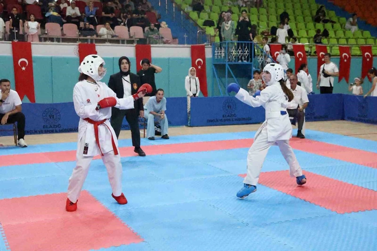 Elazığ&rsquo;da Karate Grup M&uuml;sabakaları tamamlandı
