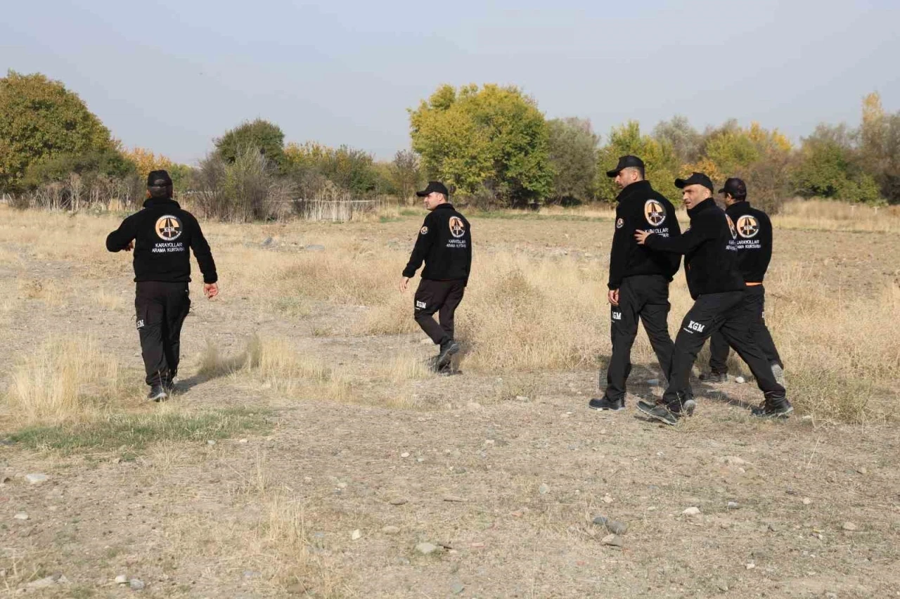 Elazığ’da kayıp çocuğu 250 kişilik ekip arıyor
