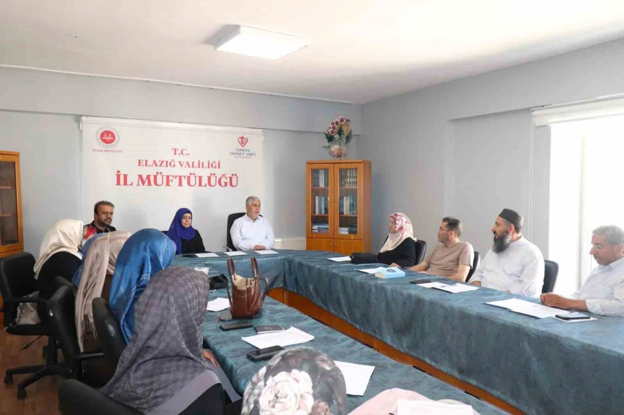 Elazığ&rsquo;da manevi rehberlik alanlarında y&uuml;r&uuml;t&uuml;len faaliyetler değerlendirildi
