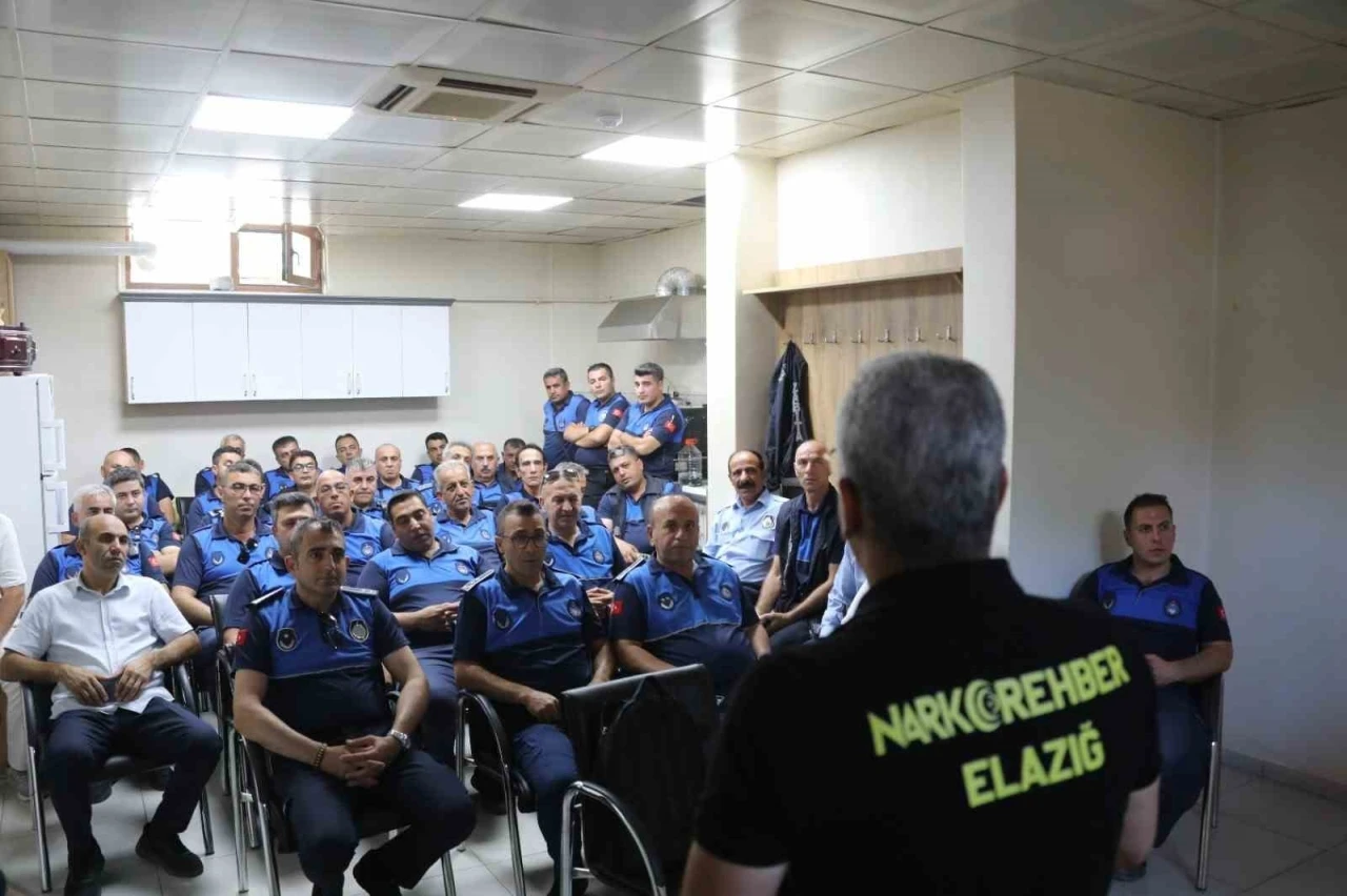 Elazığ&rsquo;da Narkorehber semineri
