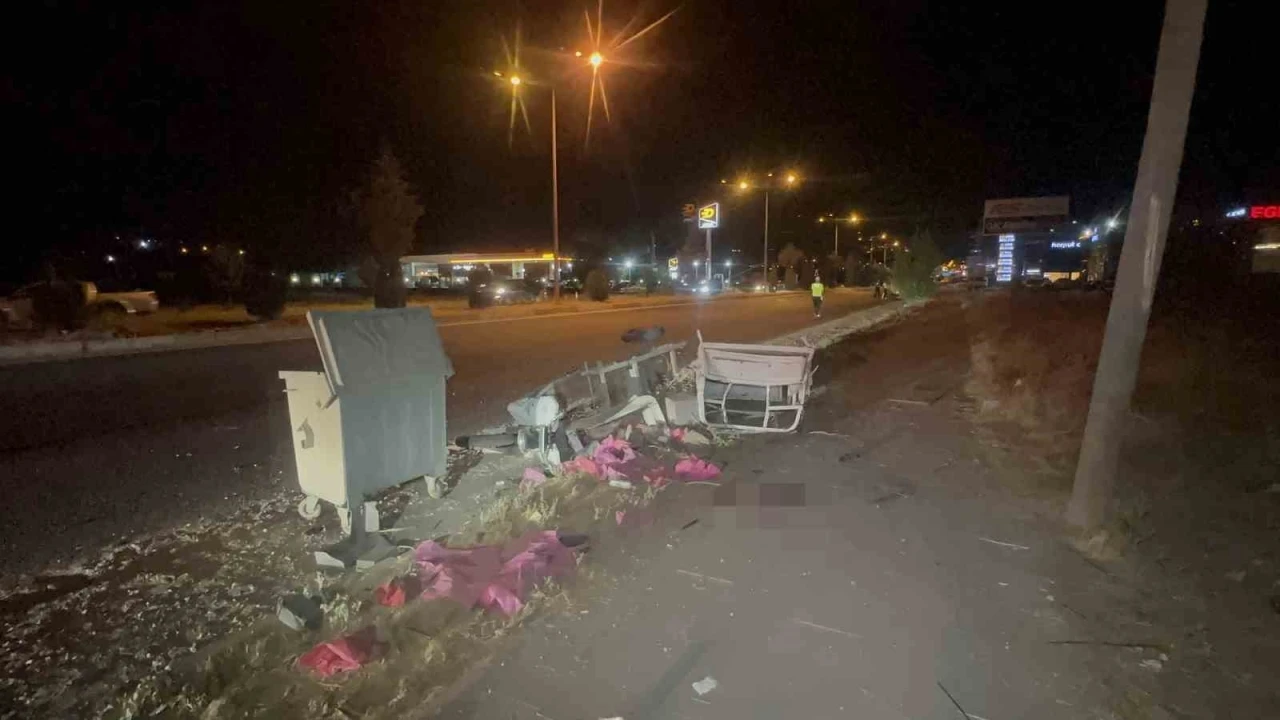 Elazığ’da otomobil ile elektrikli motosiklet çarpıştı: 2’si ağır 3 yaralı
