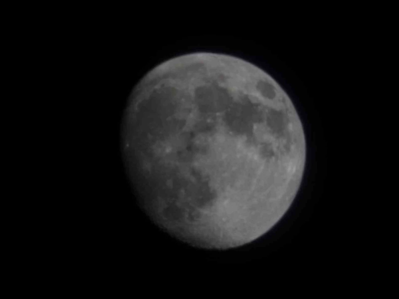 Elazığ&rsquo;da "Şişkin Ay" g&ouml;renleri hayran bıraktı
