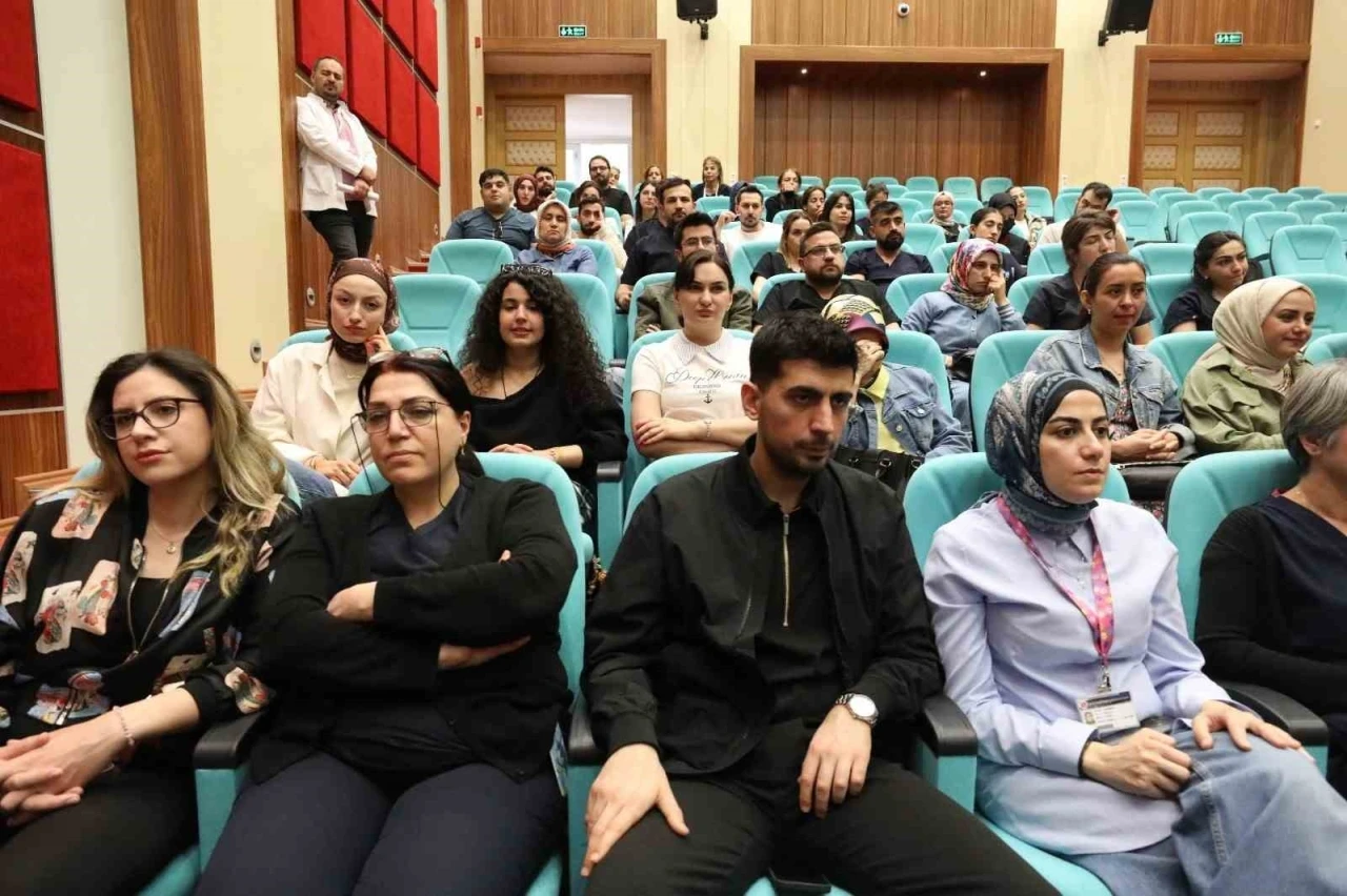 Elazığ’da sağlık çalışanlarına yönelik ileri yaşam desteği eğitimi
