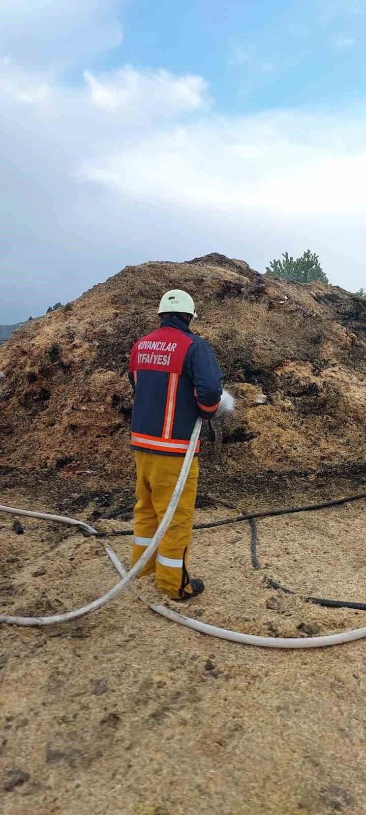 Elazığ’da samanlıkta korkutan yangın
