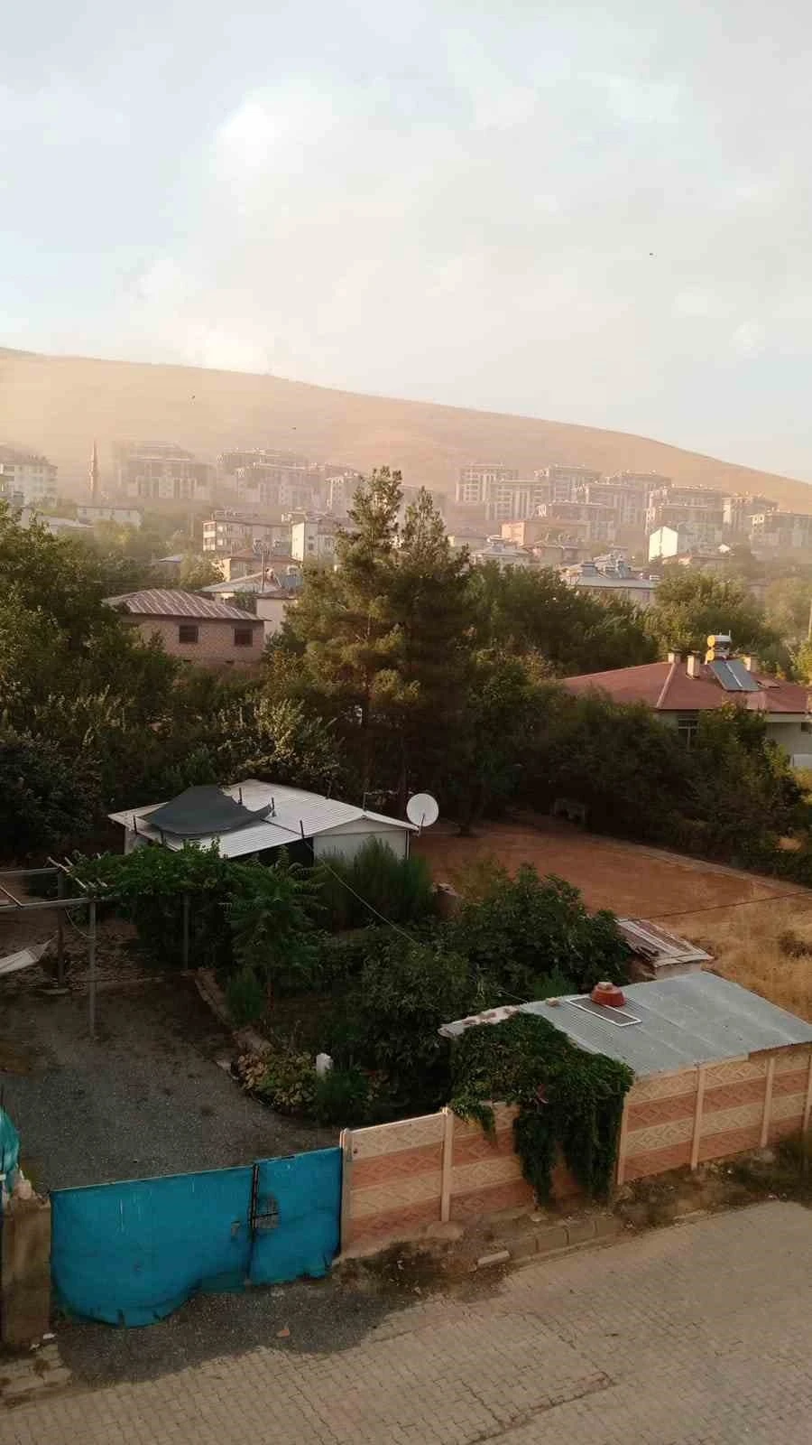 Elazığ’da şiddetli fırtına etkili oldu
