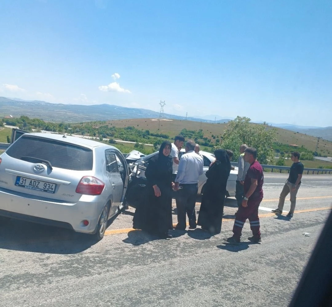 Elazığ&rsquo;da trafik kazası: 4 yaralı
