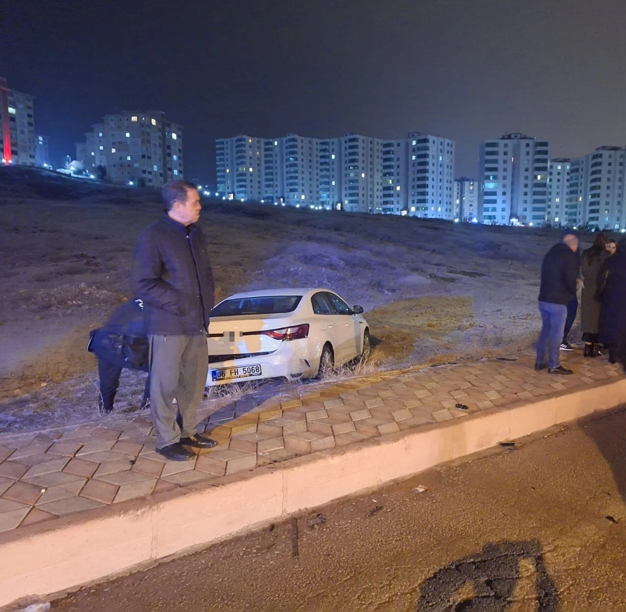 Elazığ’da trafik magandası dehşeti: Çarptığı otomobili araziye savurup, olay yerinden kaçtı