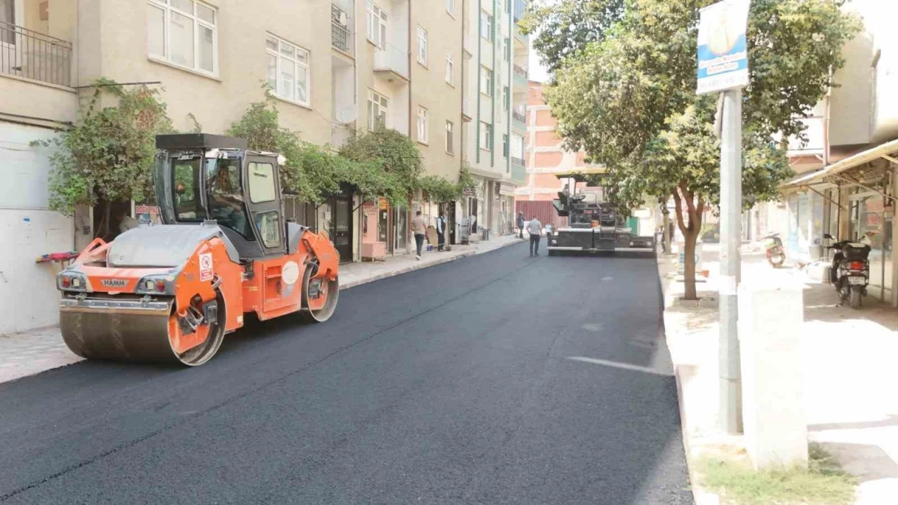 Elazığ’da yol yenileme çalışmaları sürüyor
