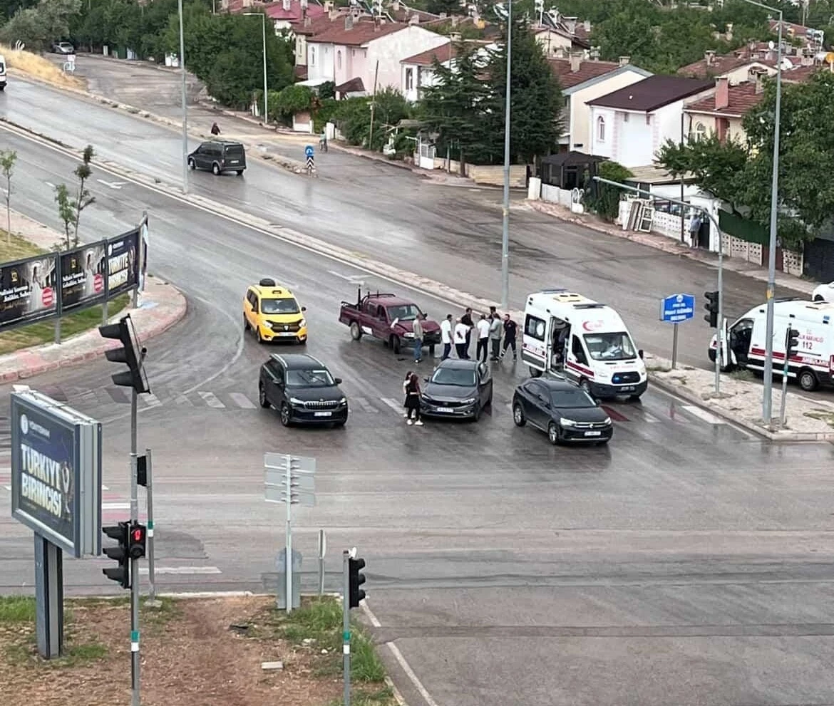 Elazığ’da zincirleme trafik kazası: 1 yaralı
