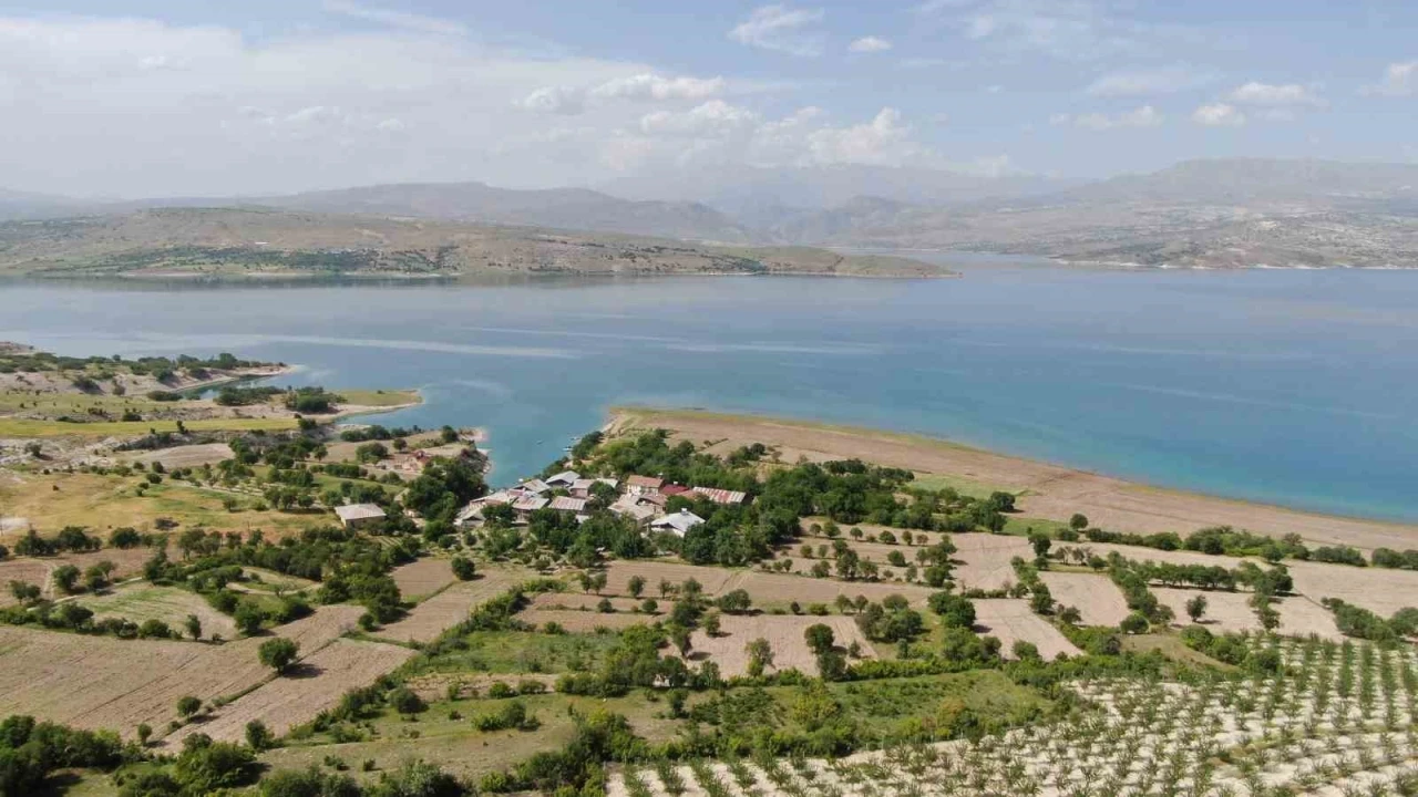 Elazığ’ın dört il sınırındaki saklı cenneti: Kurtuluş köyü

