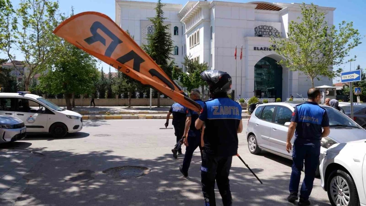 Elazığ zabıtasından  kaldırım denetimi

