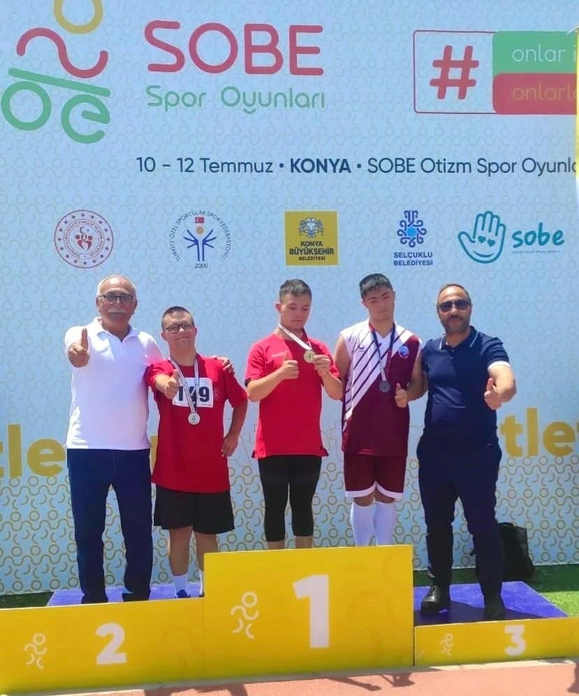 Elazığlı özel sporcu Ömer Aydemir’den Türkiye üçüncülüğü
