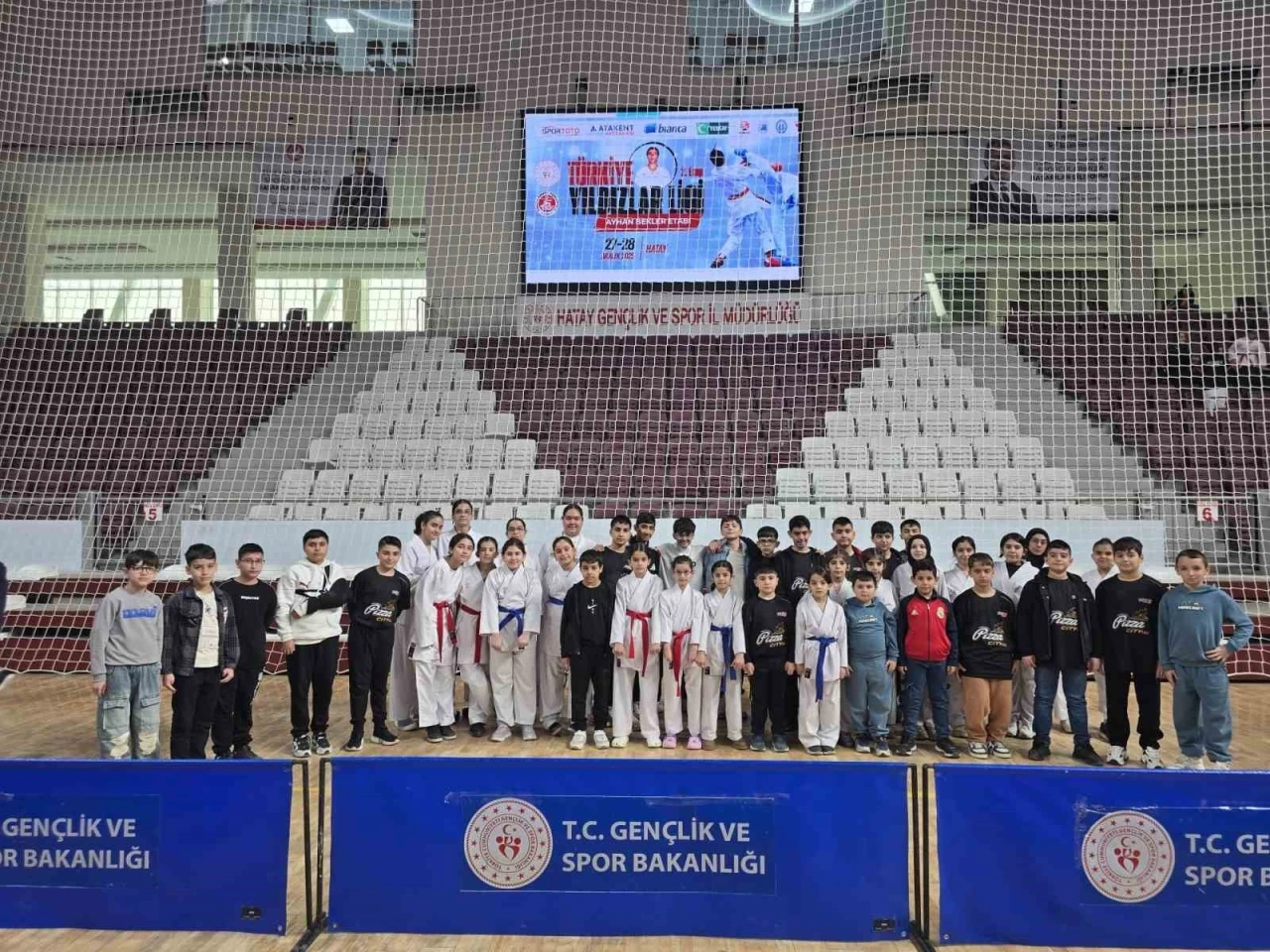 Elazığlı sporcular 45 madalya turnuvaya damga vurdu
