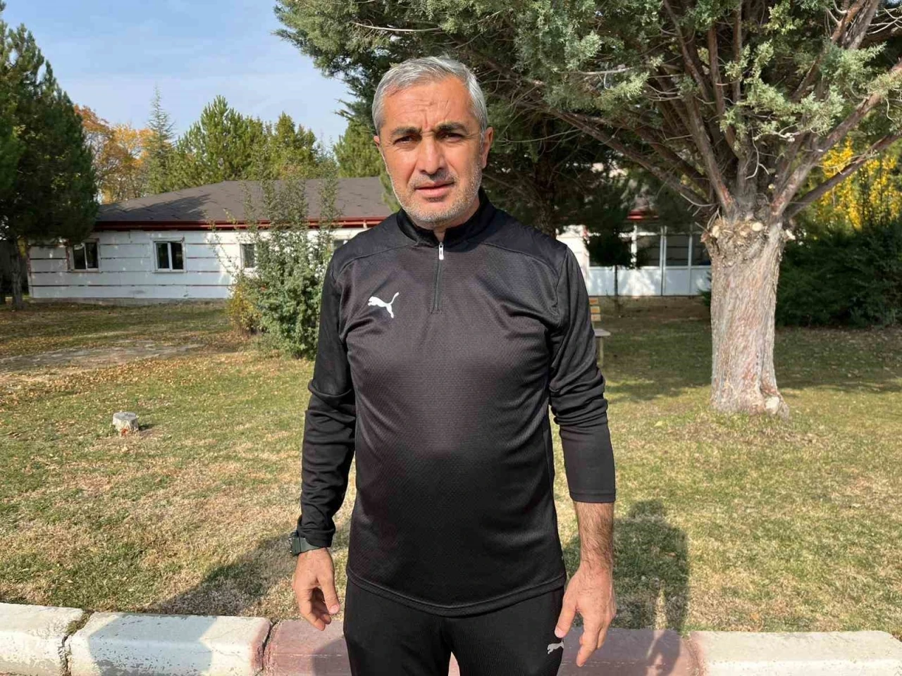 Elazığspor Teknik Direktörü Sarıgül: &quot;Devre arasına kadar en iyi sonuçları almak istiyoruz&quot;
