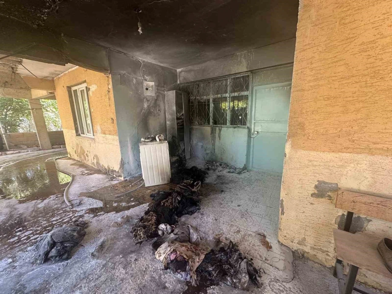Elektrik arızası yangına neden oldu

