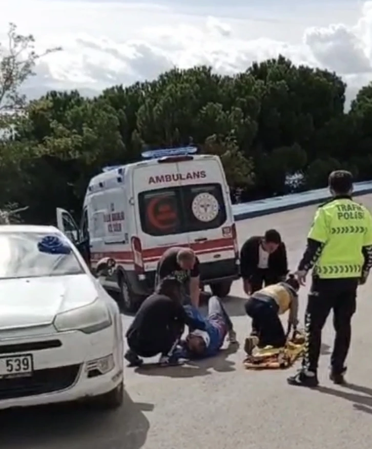 Elektrikli bisikletle otomobil &ccedil;arpıştı: 1 yaralı
