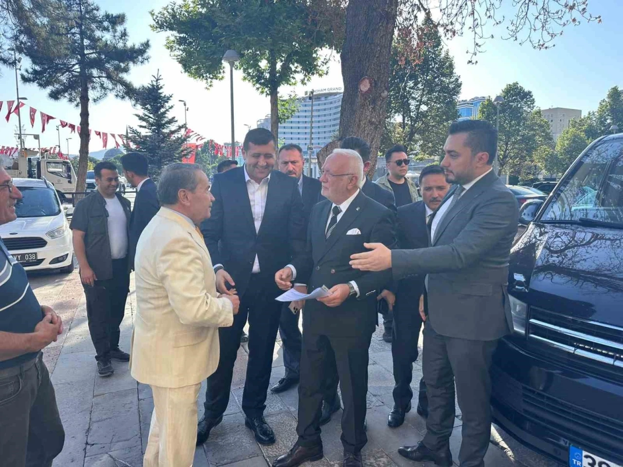 Elitaş Vali Çiçek’i ziyaret etti
