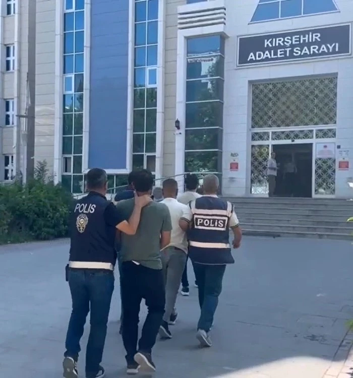 Emekli kadını dolandıran 3 zanlı tutuklandı
