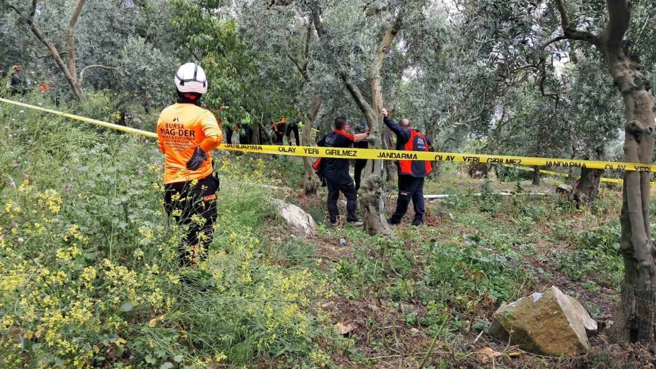Emekli öğretmen ölü bulundu
