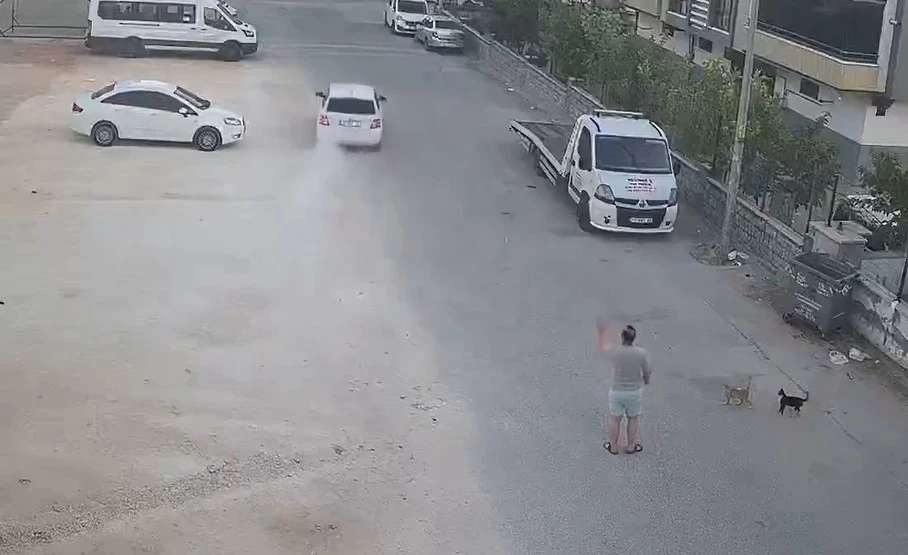 Emel Akbaş Bayhan’ın ölmeden önce eşiyle tartışıp evden ayrılma, tekrar eve dönme ve düşme görüntüleri ortaya çıktı
