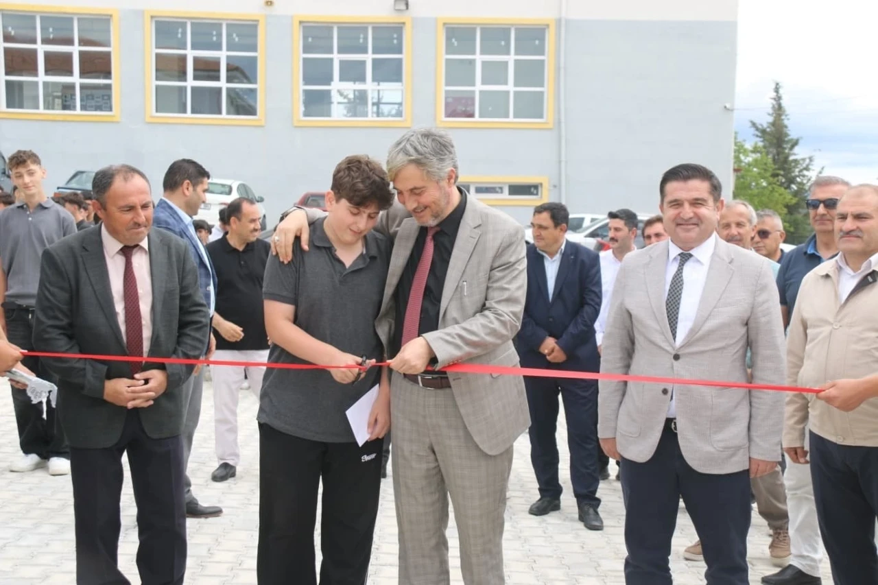 Emet Cevizdere Şehitleri MTAL&rsquo;de yılsonu sergisi ve &ouml;d&uuml;l t&ouml;reni
