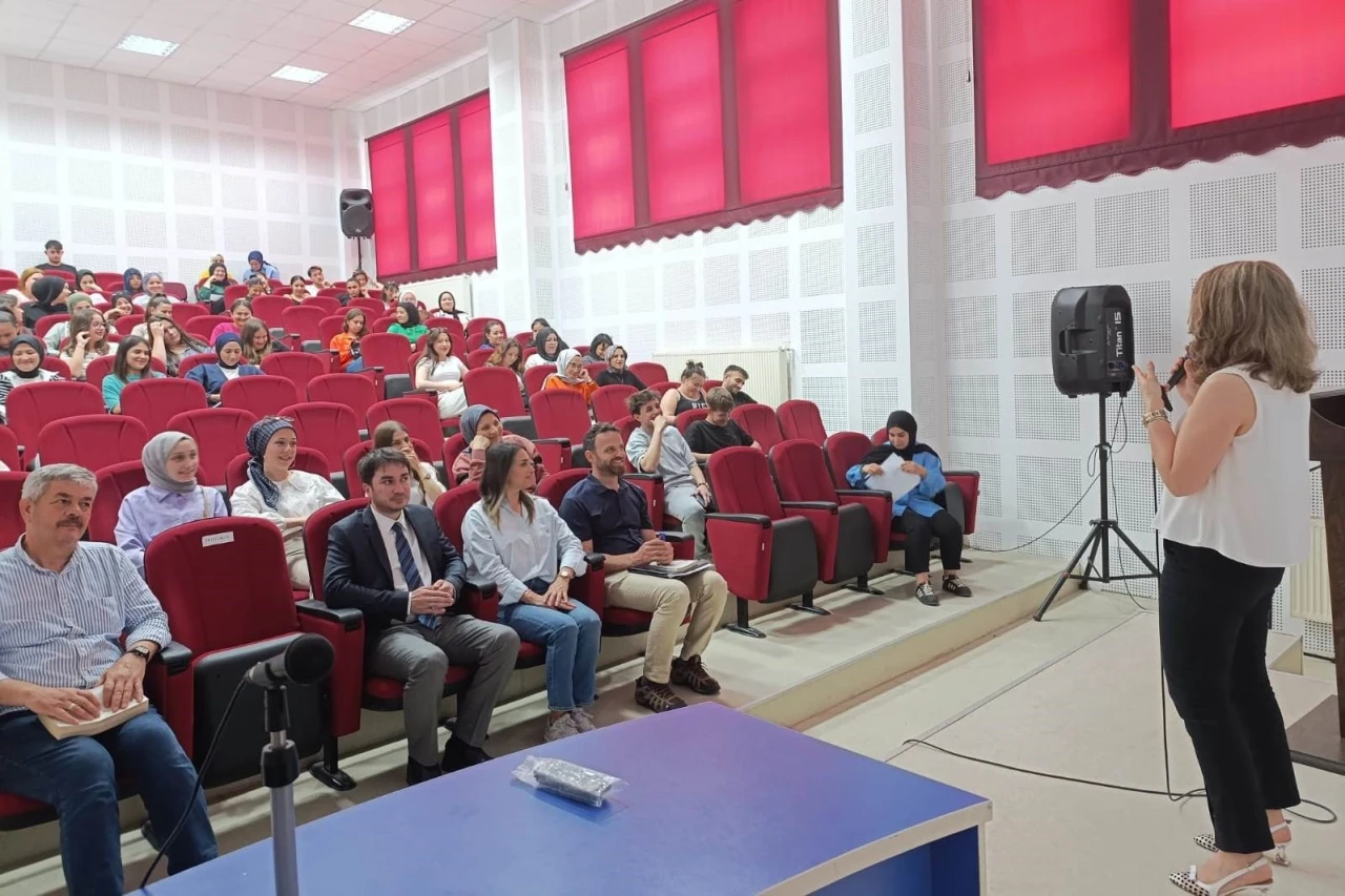 Emet MYO’da &quot;Madde Bağımlılığı&quot; konulu seminer
