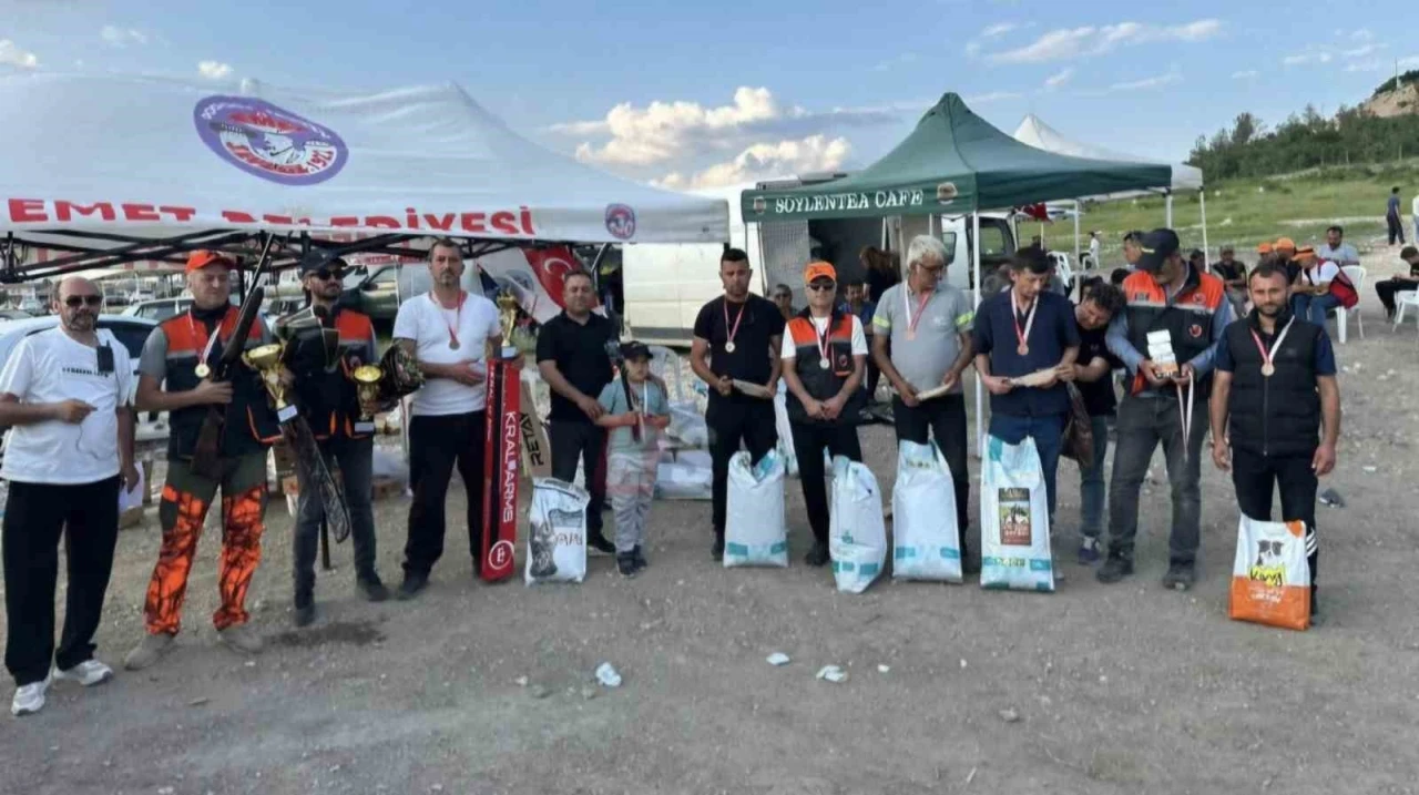 Emet’te Geleneksel Atış Şenliği yoğun katılımla gerçekleştir