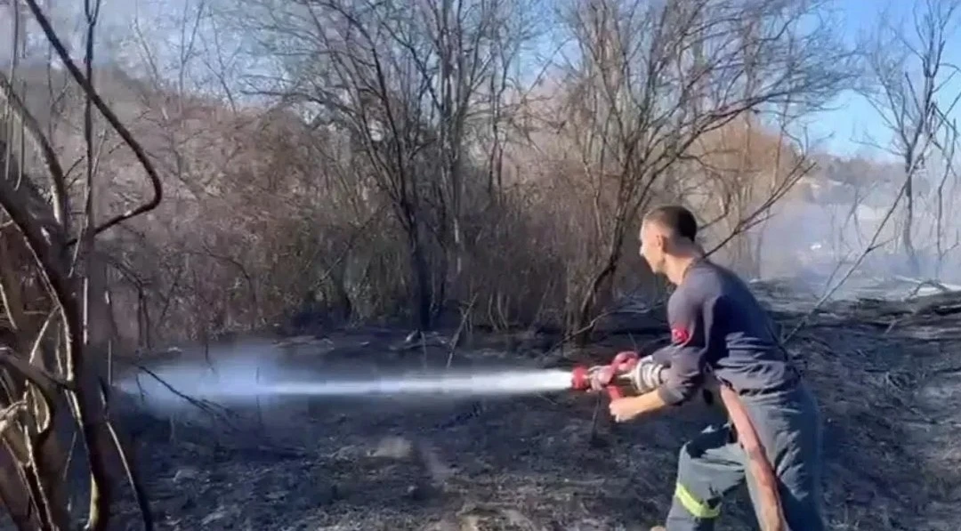 Emet’te ot yangını