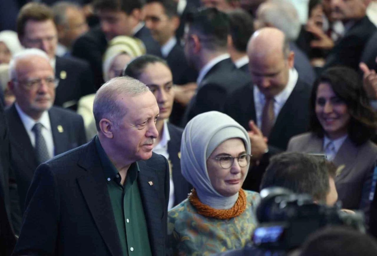 Emine Erdoğan’dan AK Parti 32. İstişare ve Değerlendirme Toplantısı’na ilişkin paylaşım
