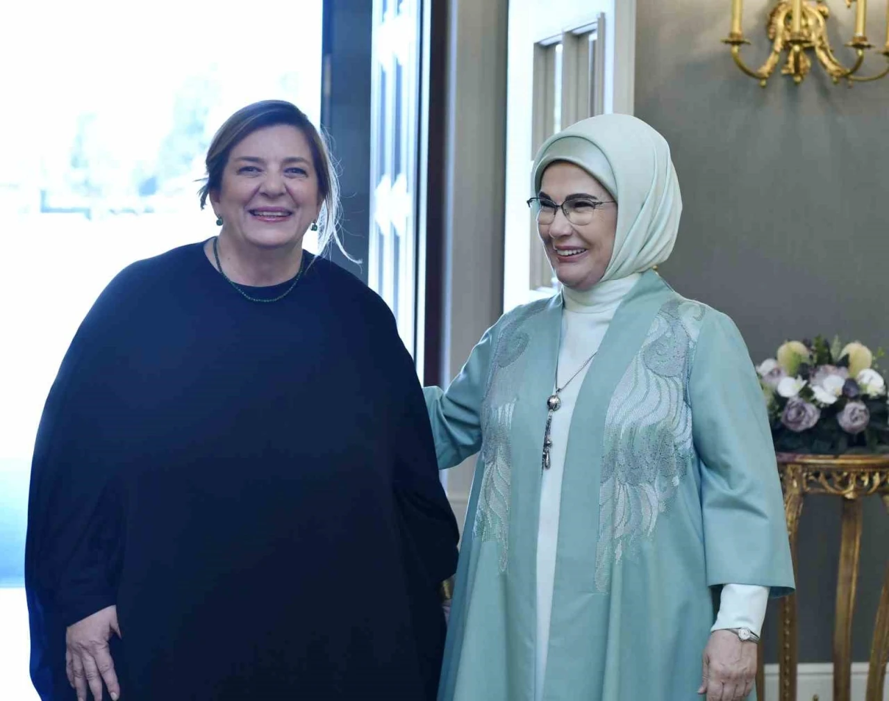 Emine Erdoğan, Gürcistan Cumhurbaşkanı Kavelashvili’nin eşiyle görüştü
