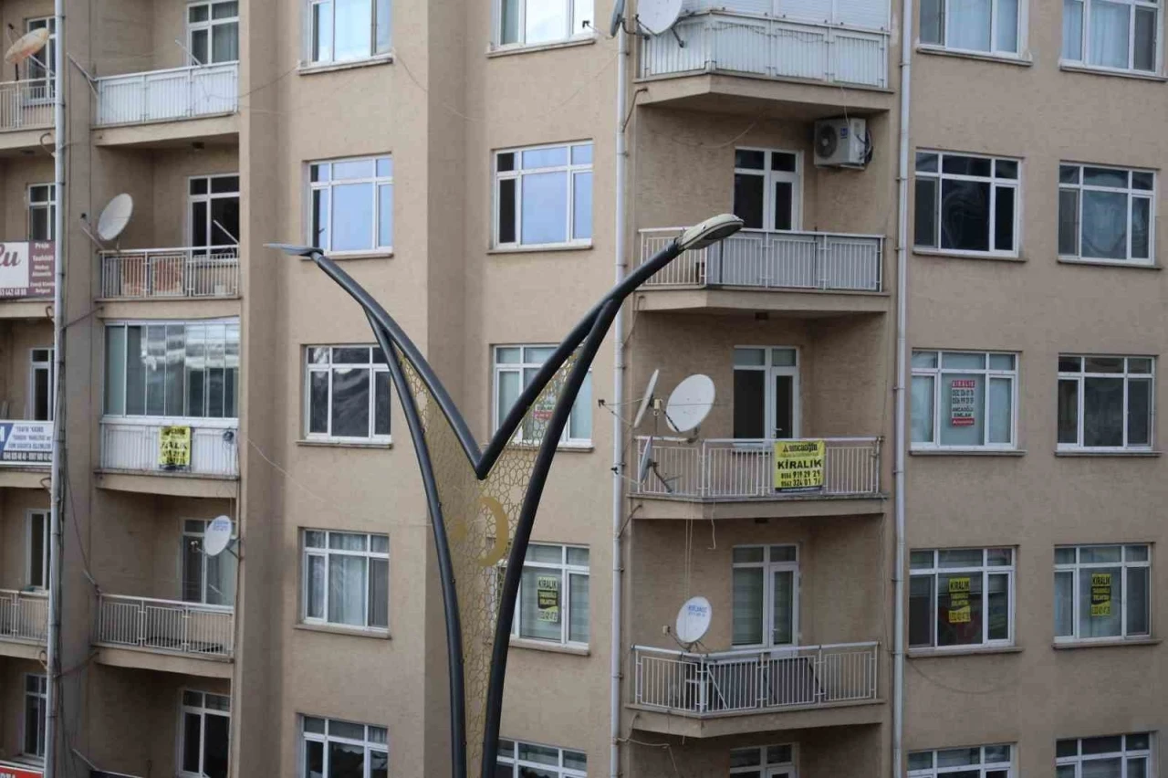 Emlak&ccedil;ılarda, yetki belgesi d&ouml;nemi başlıyor
