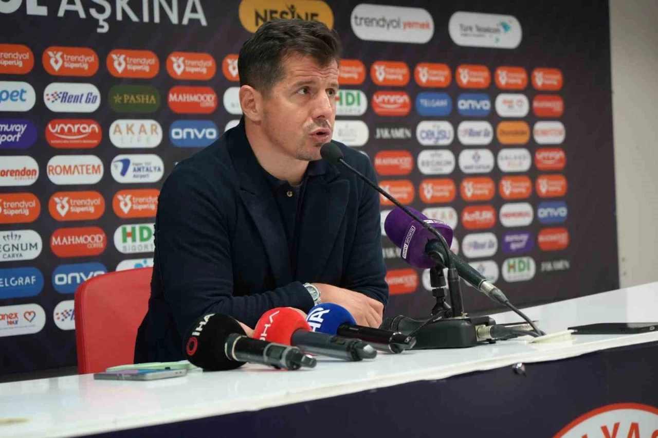 Emre Belözoğlu: "Oyun 4-0, maç 0-0 bitti"