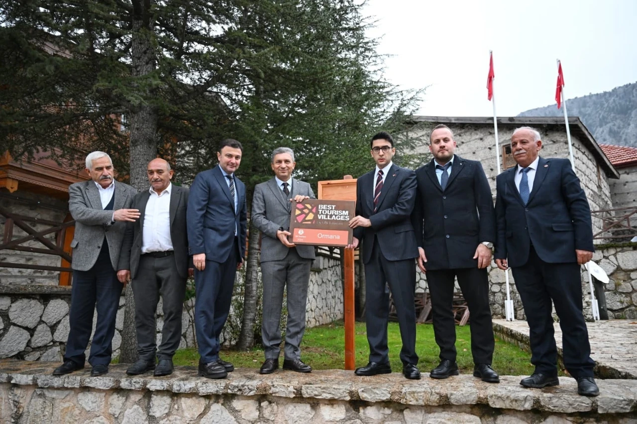 En iyi turizm köyüne gurur tabelası
