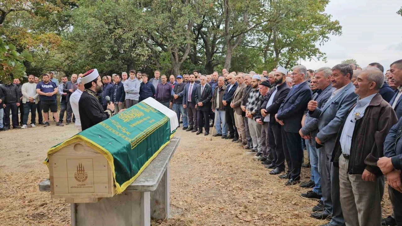 Enez’de av tüfeğiyle öldürülen şahıs  köy mezarlığına defnedildi.

