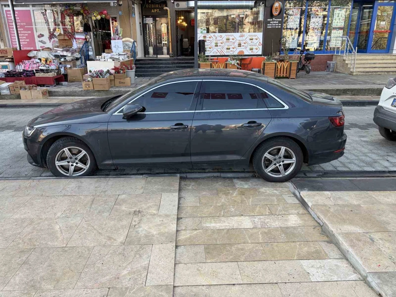 Engelli rampasına aracını park eden başkan yardımcısı cezayı yedi
