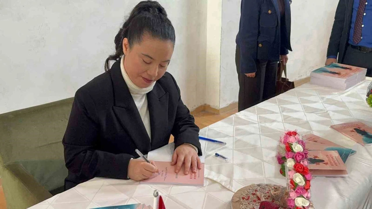 Engelli Ümmühan, ilk kitabını Cumhurbaşkanı Erdoğan’a yazdı
