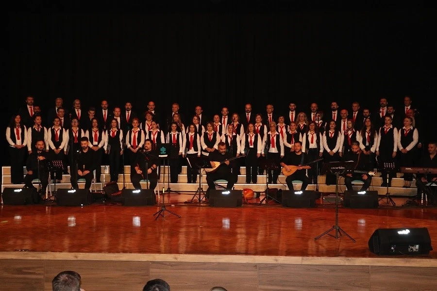 Engelsiz gecede Kardeşlik Korosundan konser