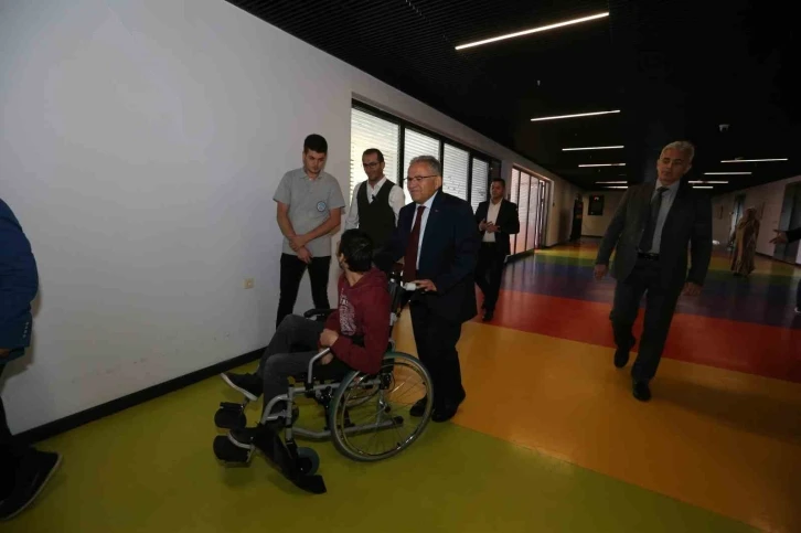 Engelsiz Yaşam Merkezine Kapalı Y&uuml;zme Havuzu
