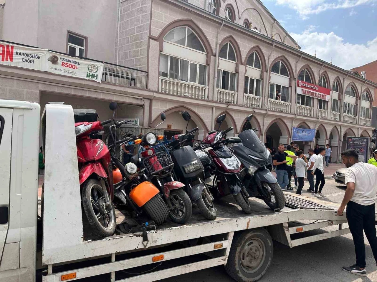 Erciş’te 16 motosiklet sürücüsüne 191 bin 42 TL cezai işlem uygulandı
