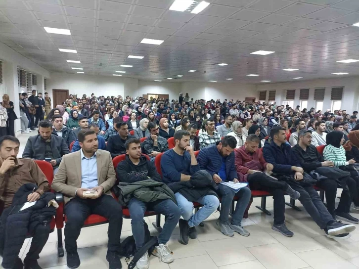 Erciş&rsquo;te aday &ouml;ğretmen bilgilendirme toplantısı yapıldı
