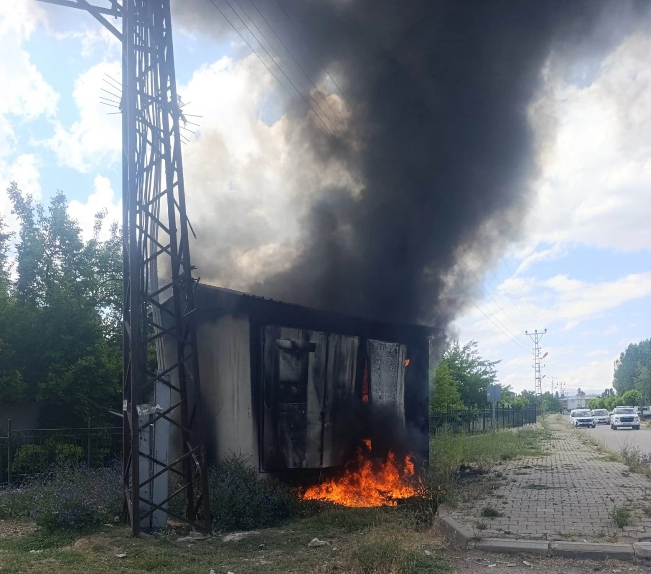 Erciş’te trafo yangını
