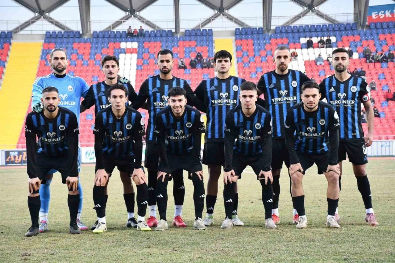 Erciyes 38 FK Teknik Direkt&ouml;r Adem &Ccedil;ak: "Hi&ccedil;bir bahaneye sığınmadan &ccedil;ıkıp 3 puanımızı aldık"
