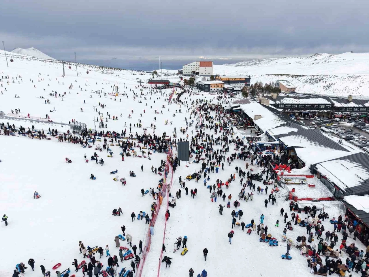 Erciyes&rsquo;te hafta sonu yoğunluğu
