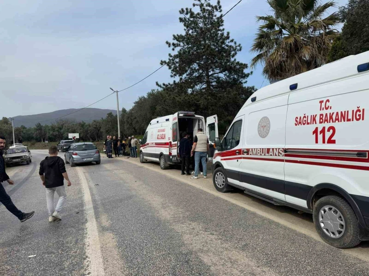 Erdek-Ocaklar yolunda zincirleme kaza: 3 Kişi yaralandı