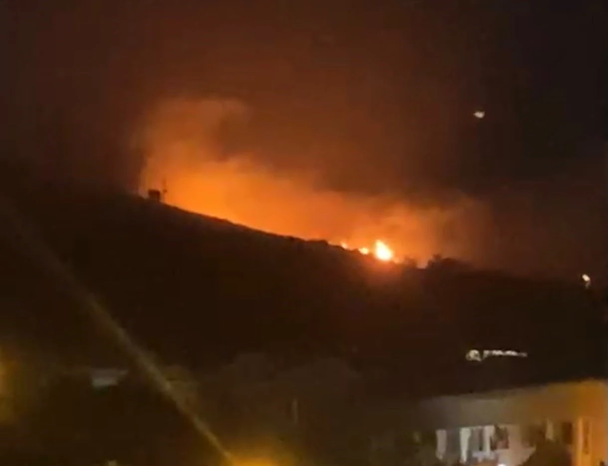 Erdek&rsquo;te y&uuml;ksek gerilim hattına yıldırım d&uuml;şmesi sonucu yangın &ccedil;ıktı
