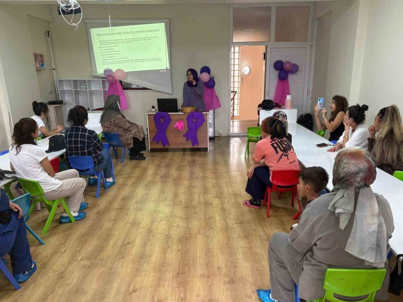 Erdemli’de meme kanseri farkındalık etkinlikleri
