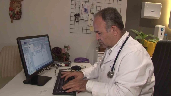 Eris varyantının etkilerini Do&ccedil;. Dr. Nafiz Ko&ccedil;ak anlattı
